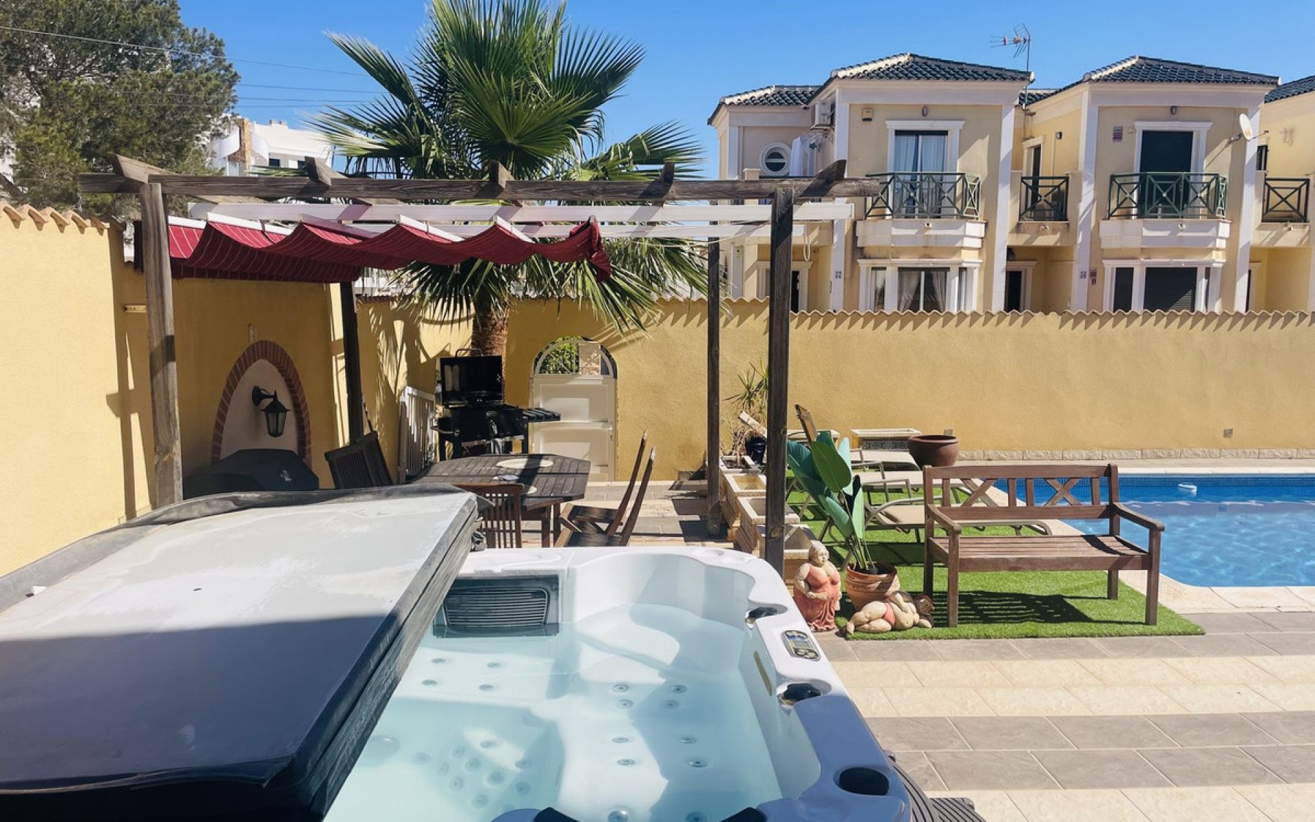 Resale - Villa - Villamartin