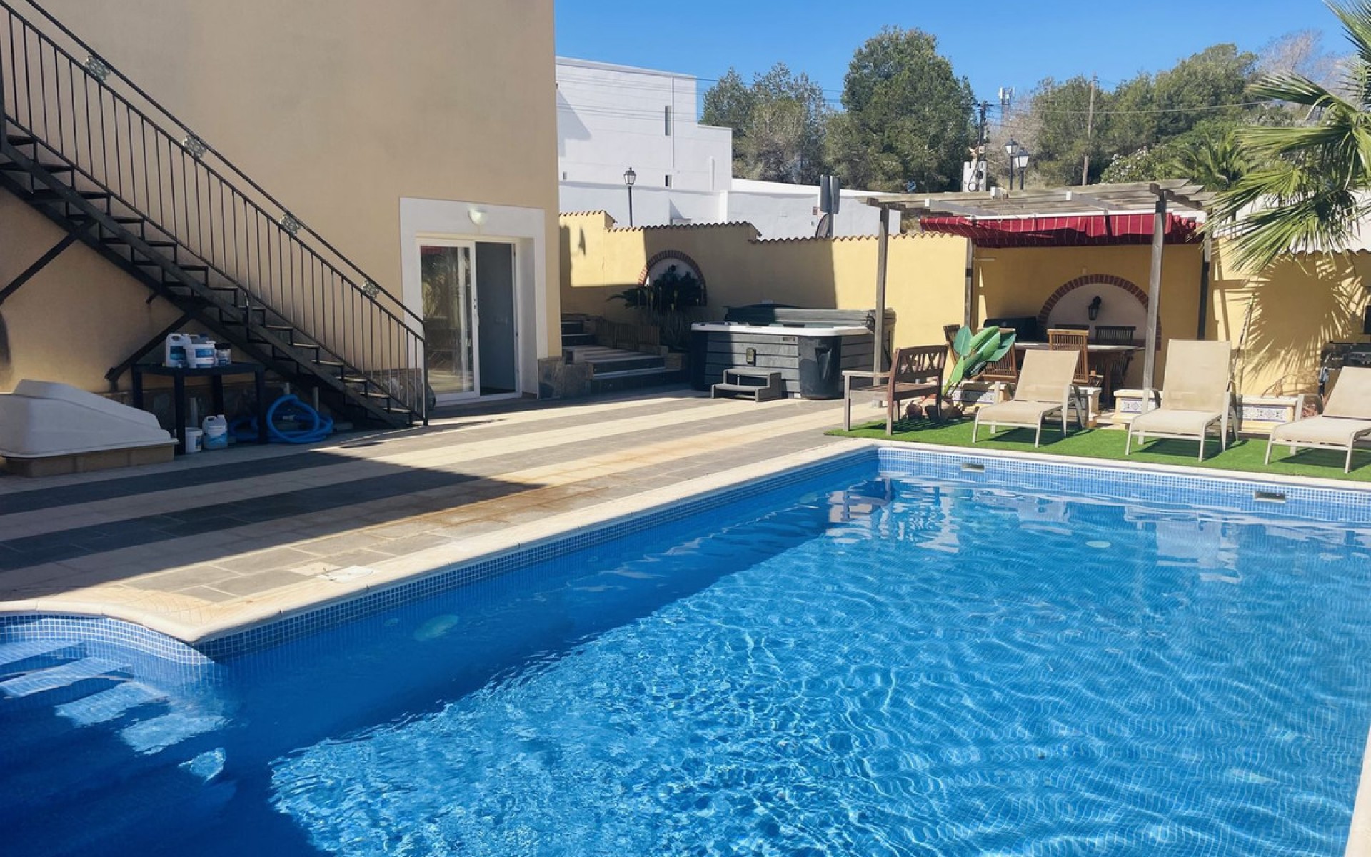 Resale - Villa - Villamartin