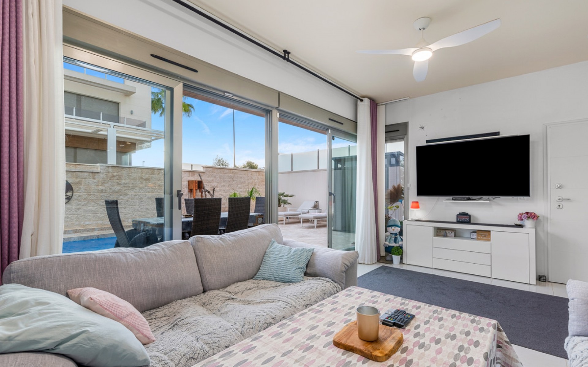 Resale - Villa - Villamartin