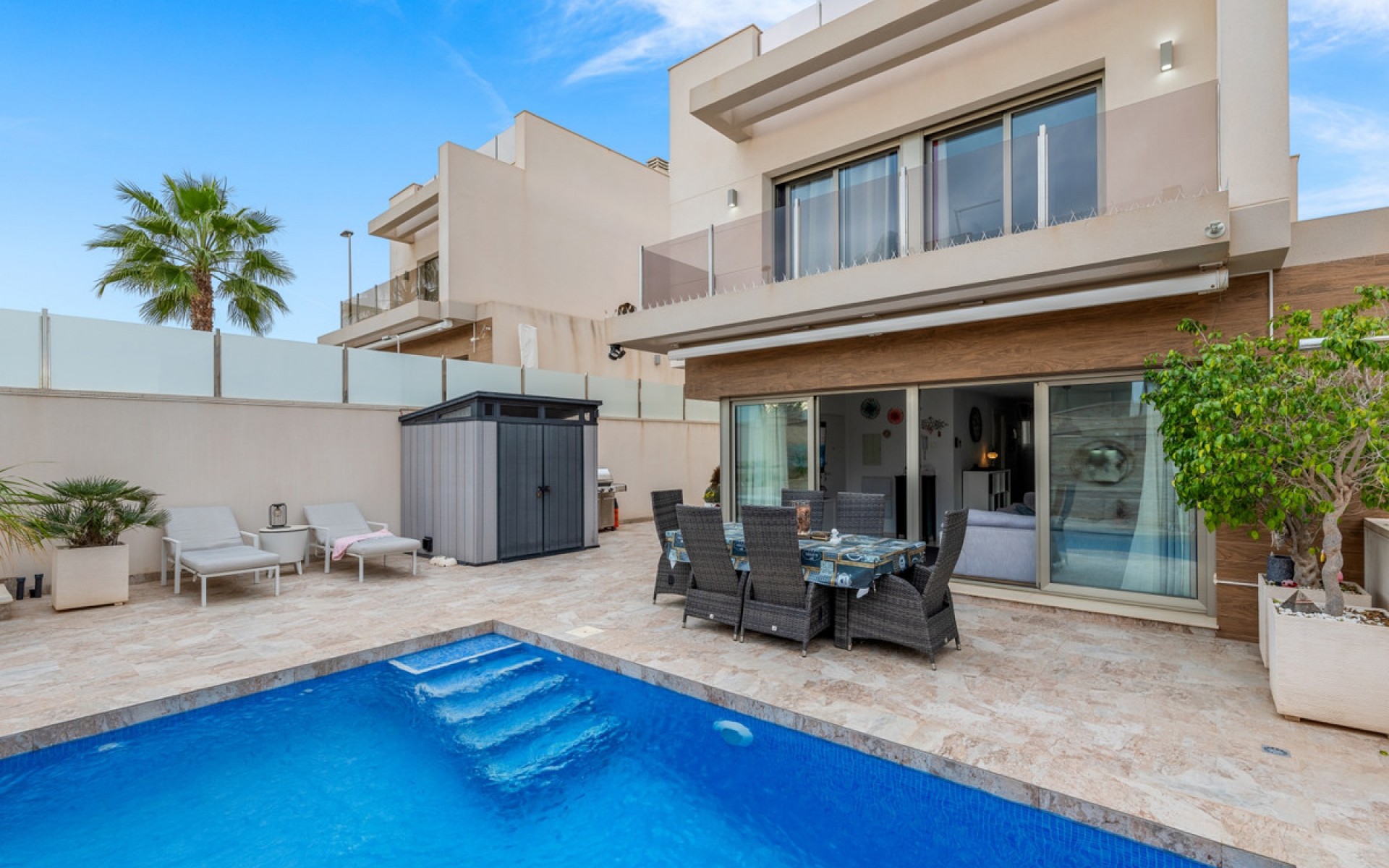 Resale - Villa - Villamartin