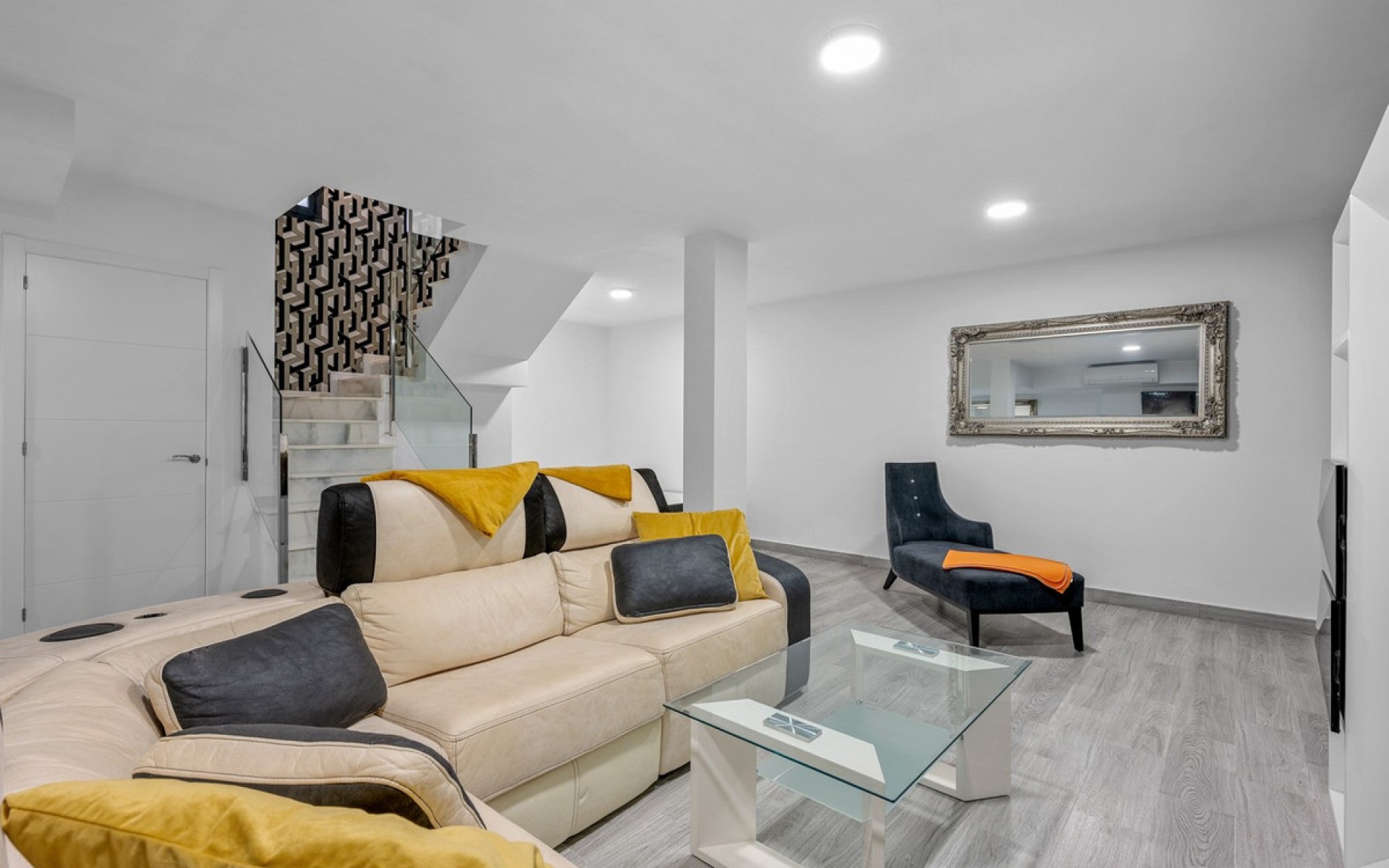 Resale - Villa - Villamartin