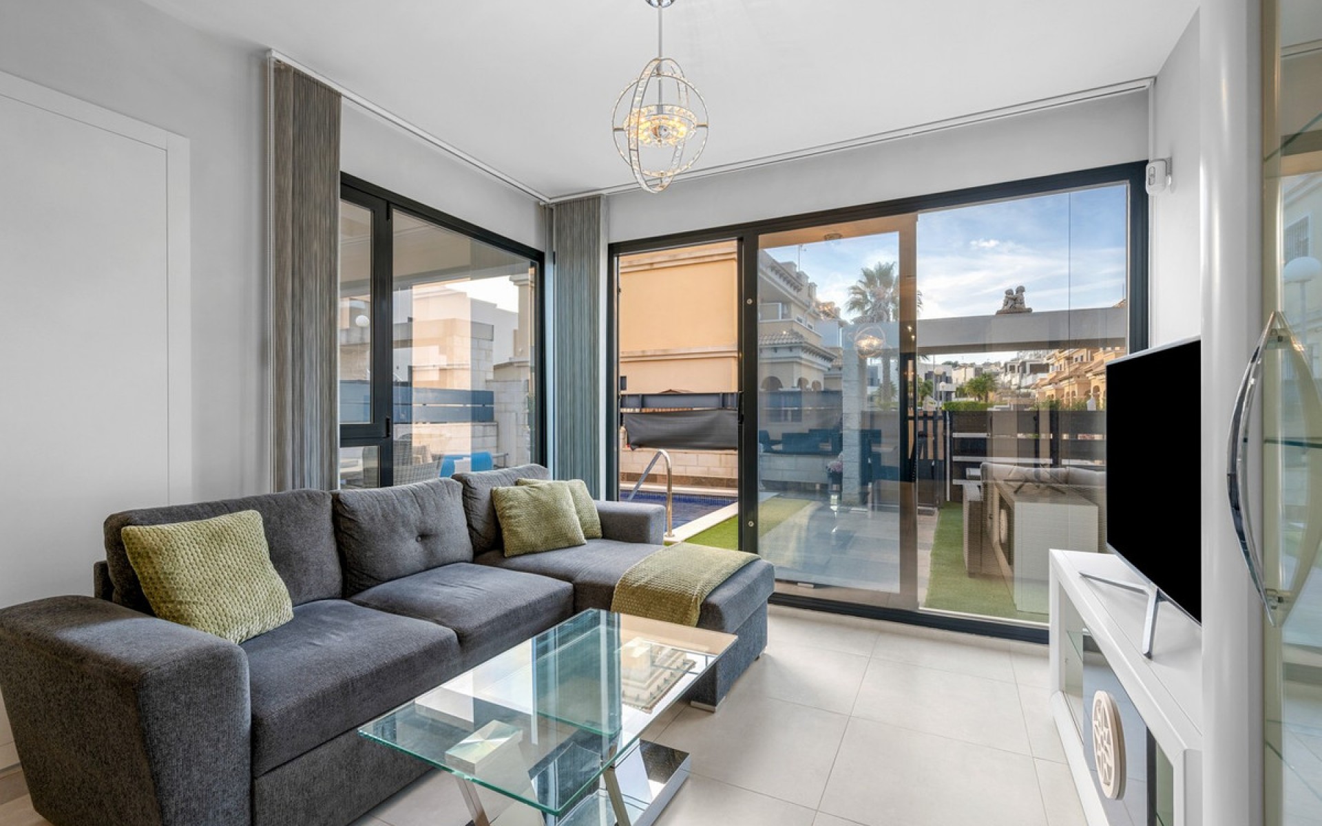 Resale - Villa - Villamartin