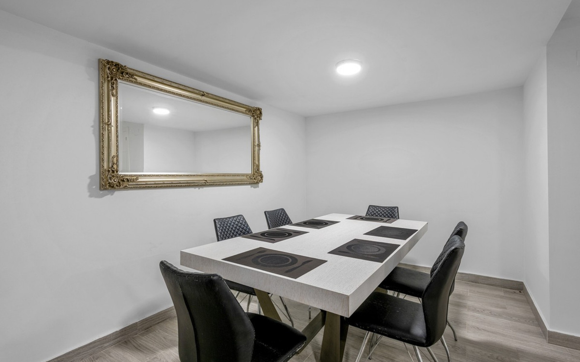 Resale - Villa - Villamartin