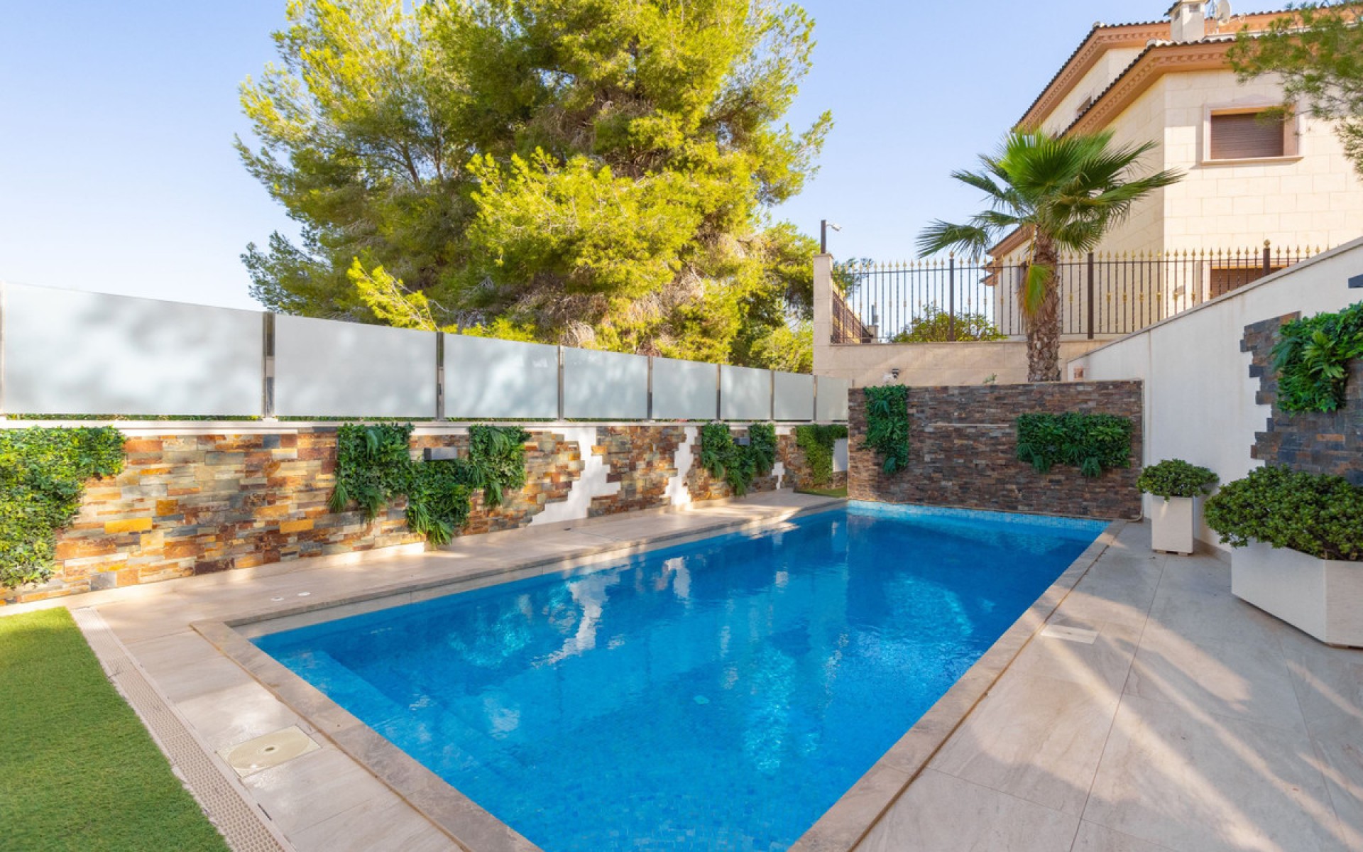 Resale - Villa - Villamartin