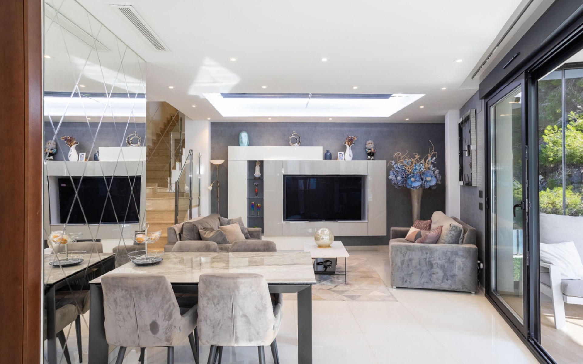 Resale - Villa - Villamartin