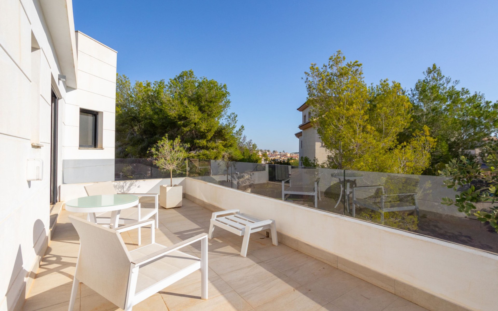 Resale - Villa - Villamartin