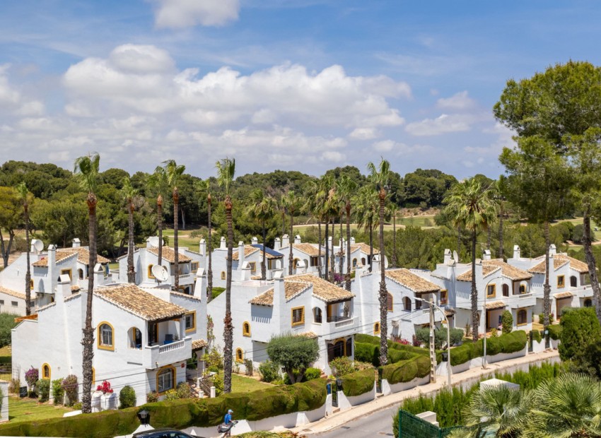 Resale - Villa - Villamartin