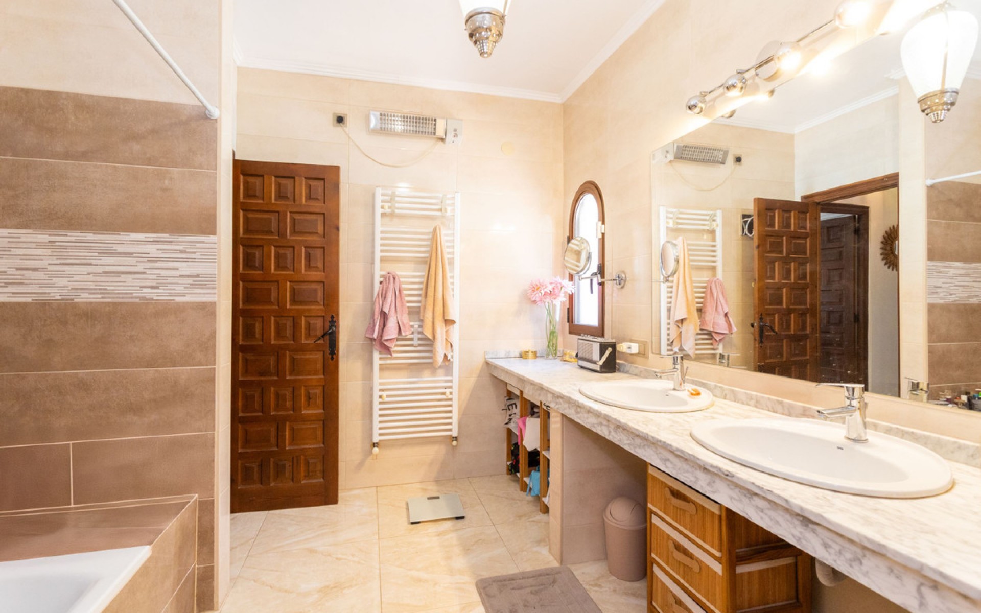 Resale - Villa - Villamartin