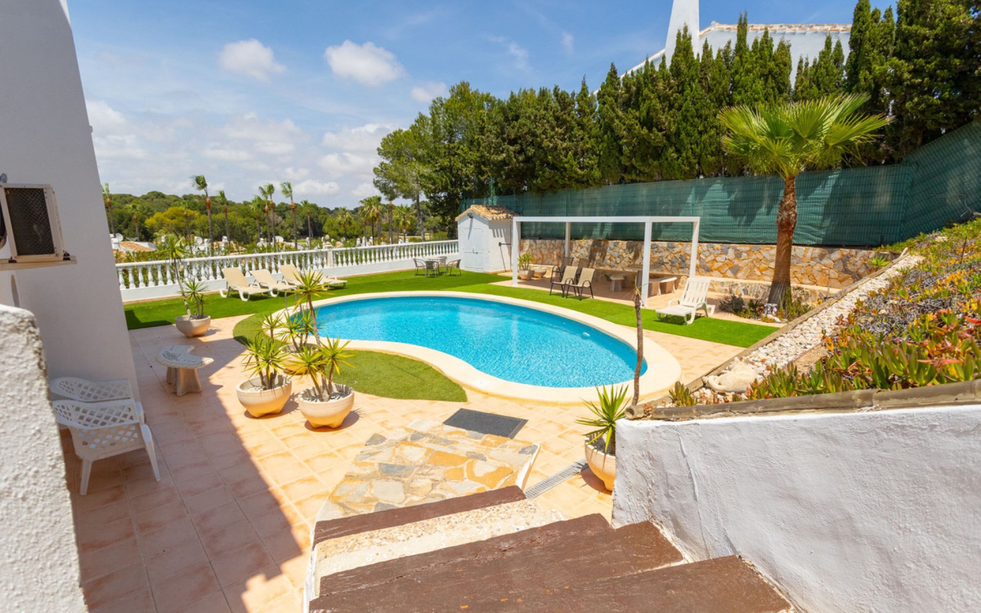 Resale - Villa - Villamartin
