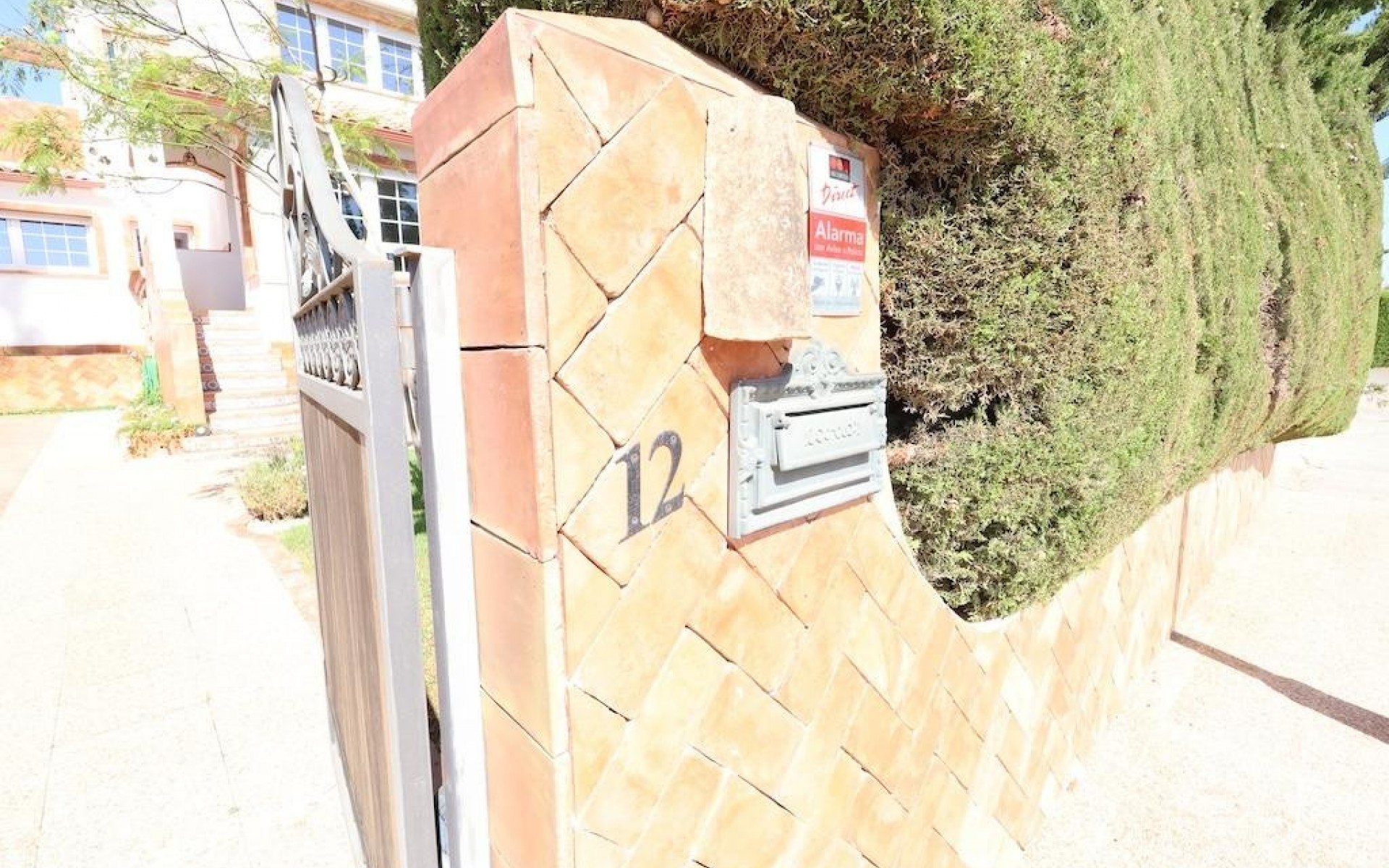 Resale - Villa - Villamartin