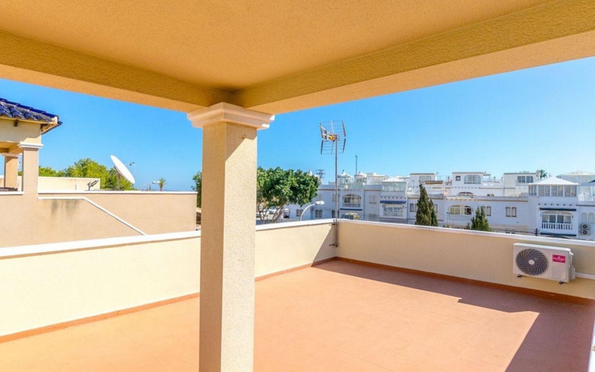 Resale - Villa - Villamartin