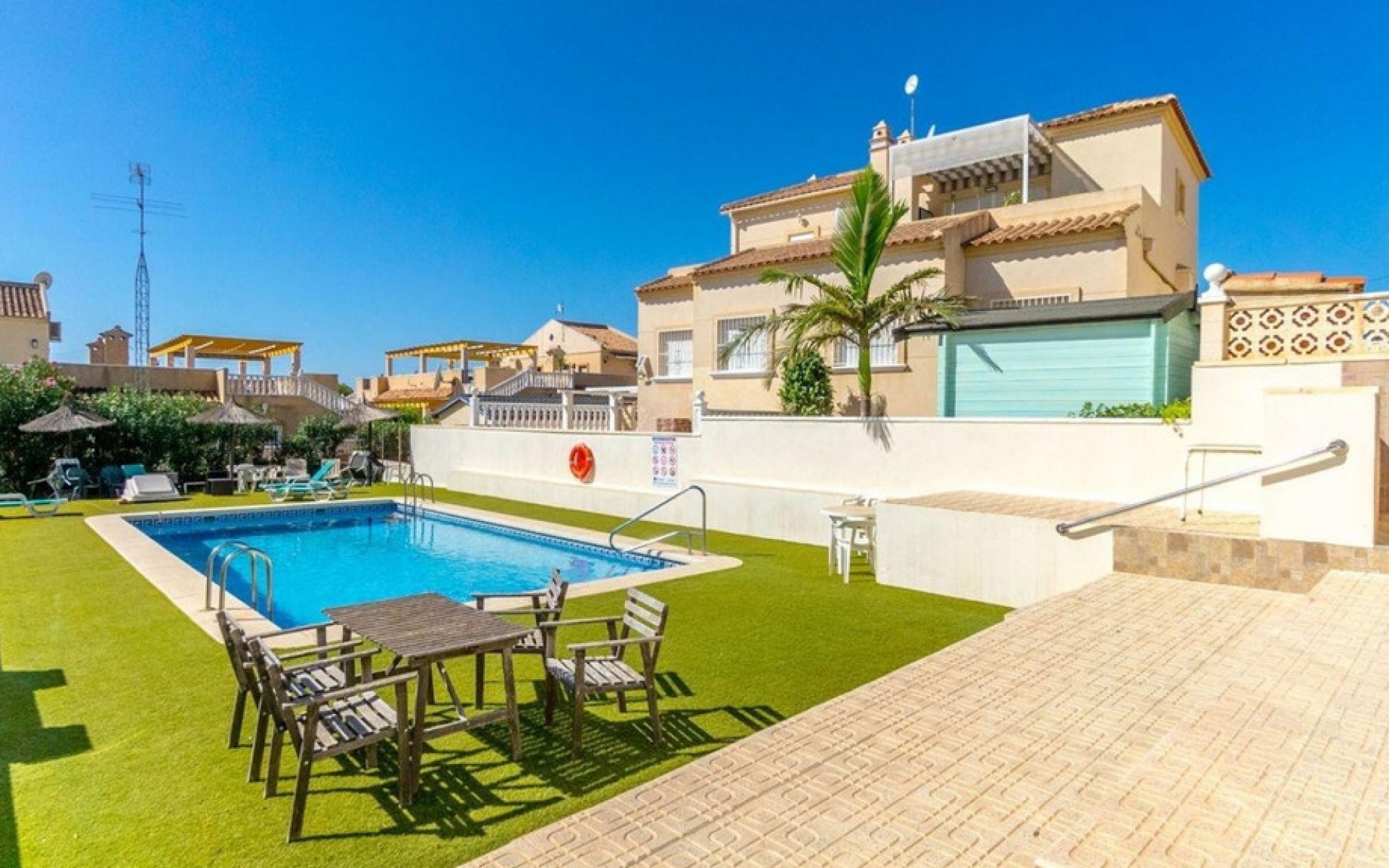 Resale - Villa - Villamartin