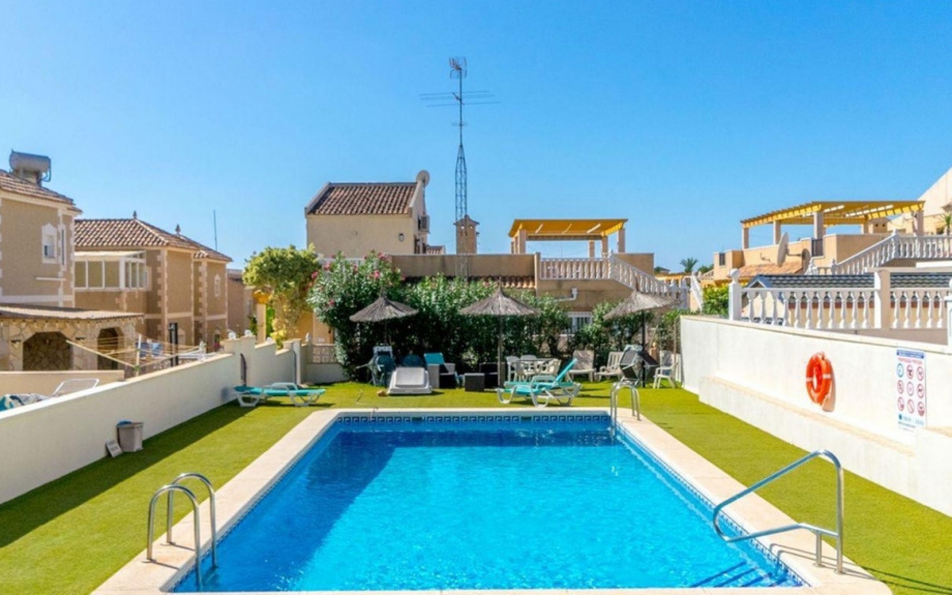 Resale - Villa - Villamartin