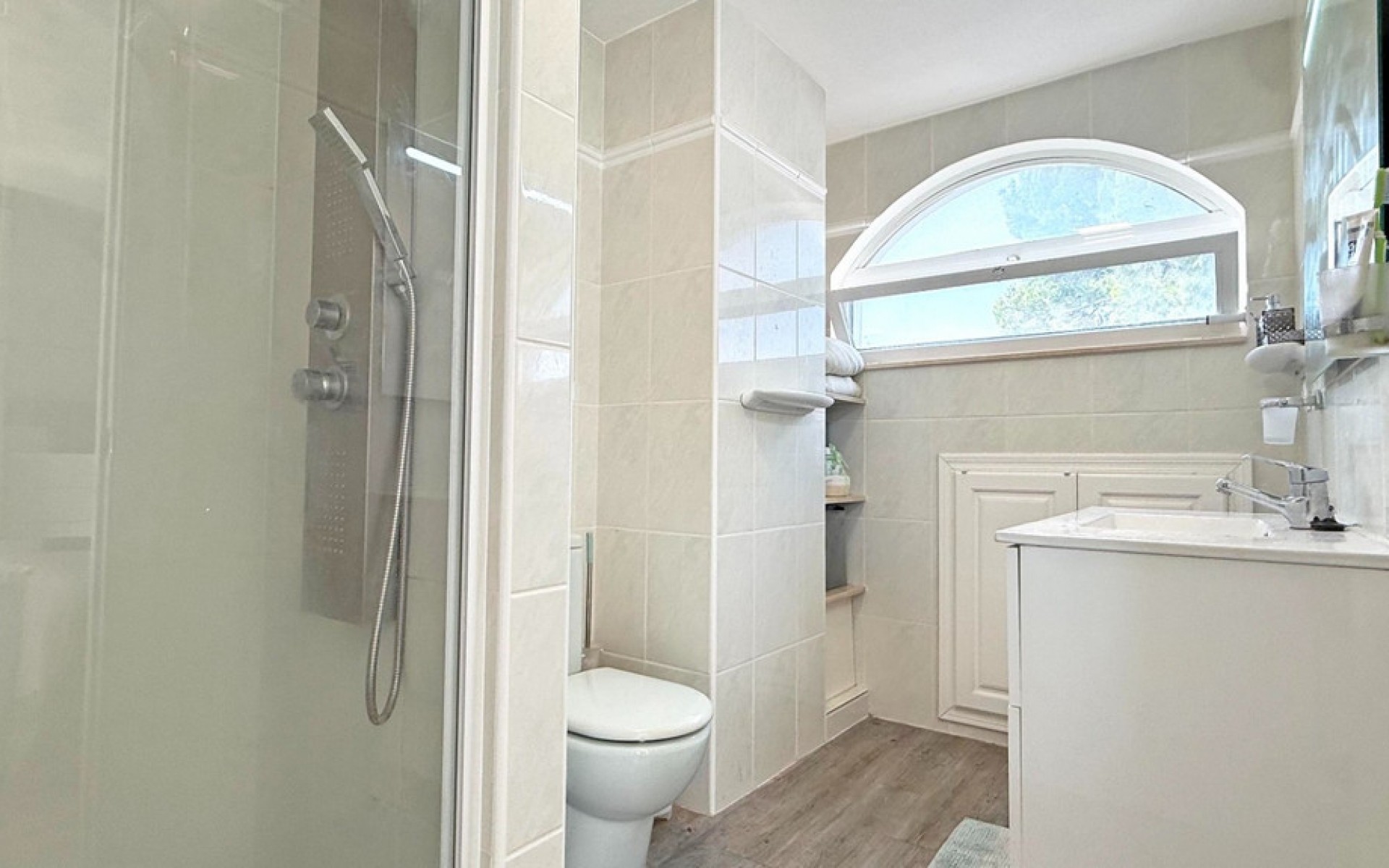 Resale - Villa - Villamartin