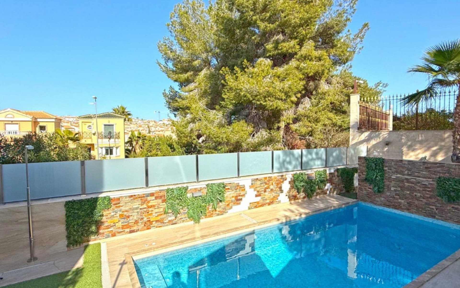 Resale - Villa - Villamartin