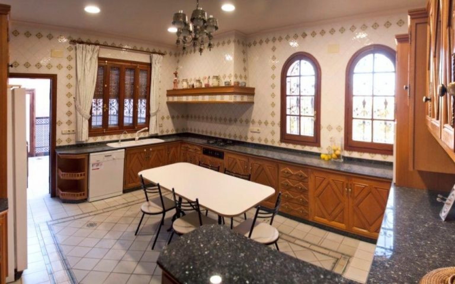 Resale - Villa - Villamartin