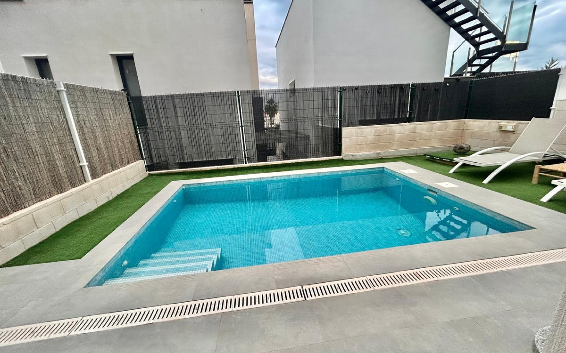 Resale - Villa - Villamartin