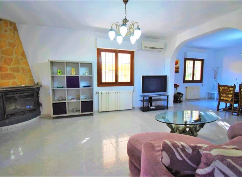Resale - Villa - Villamartin