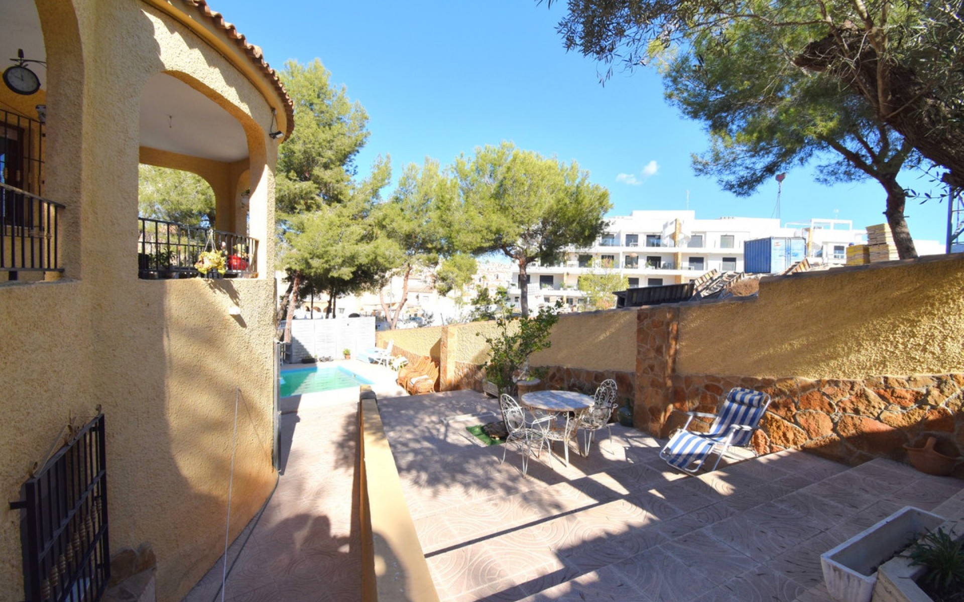 Resale - Villa - Villamartin