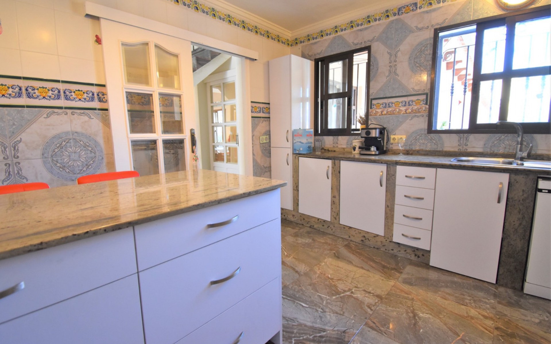 Resale - Villa - Villamartin