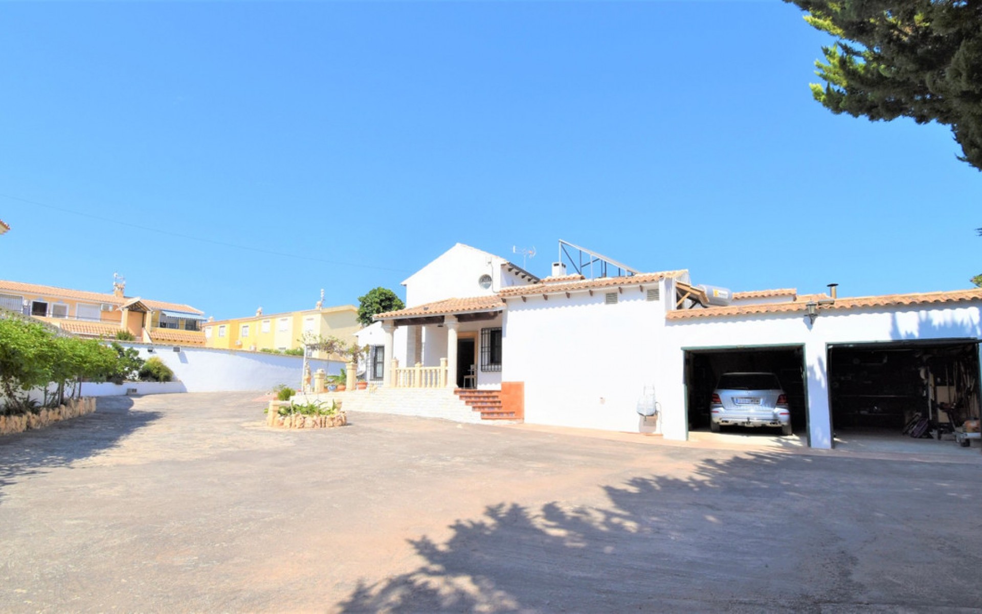 Resale - Villa - Villamartin