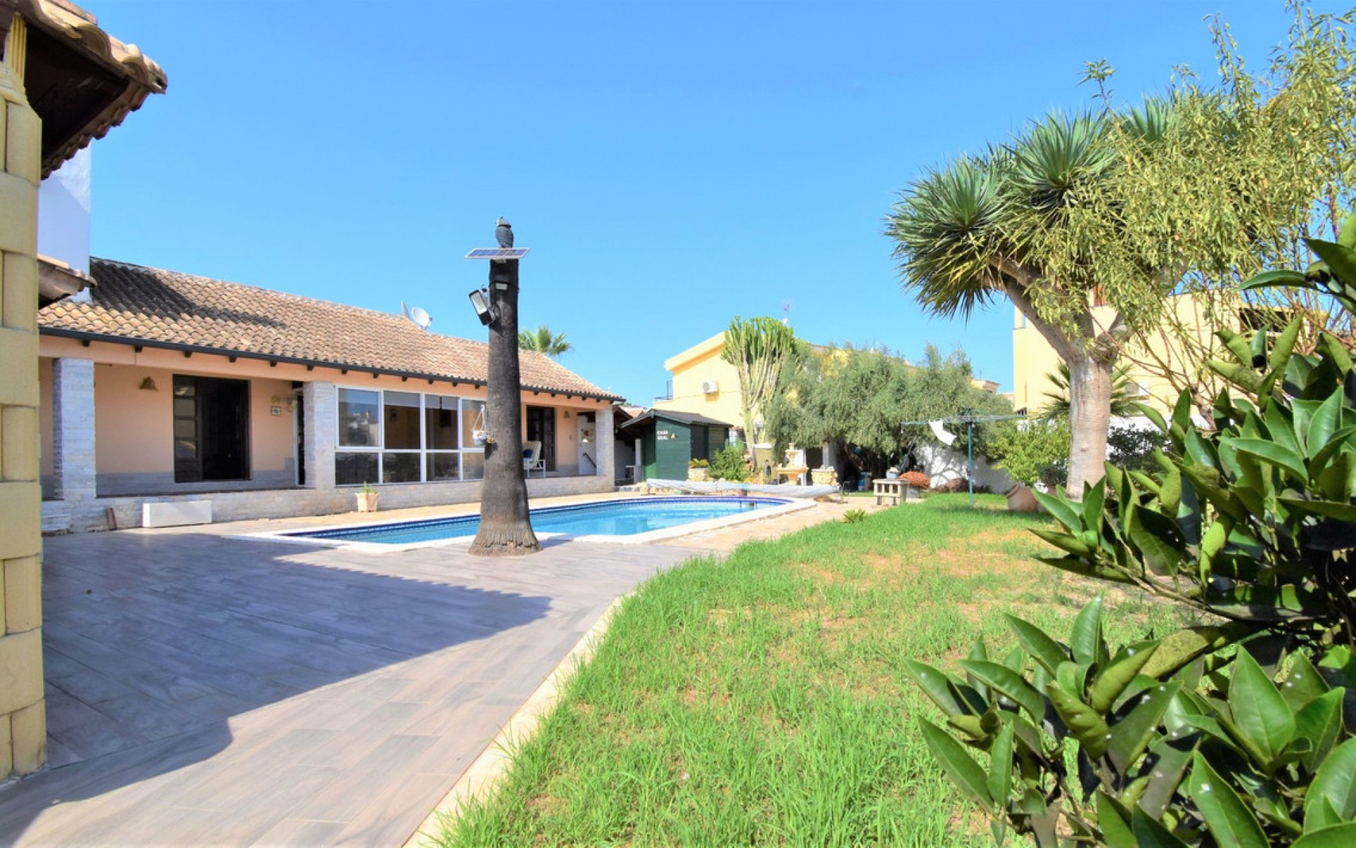 Resale - Villa - Villamartin