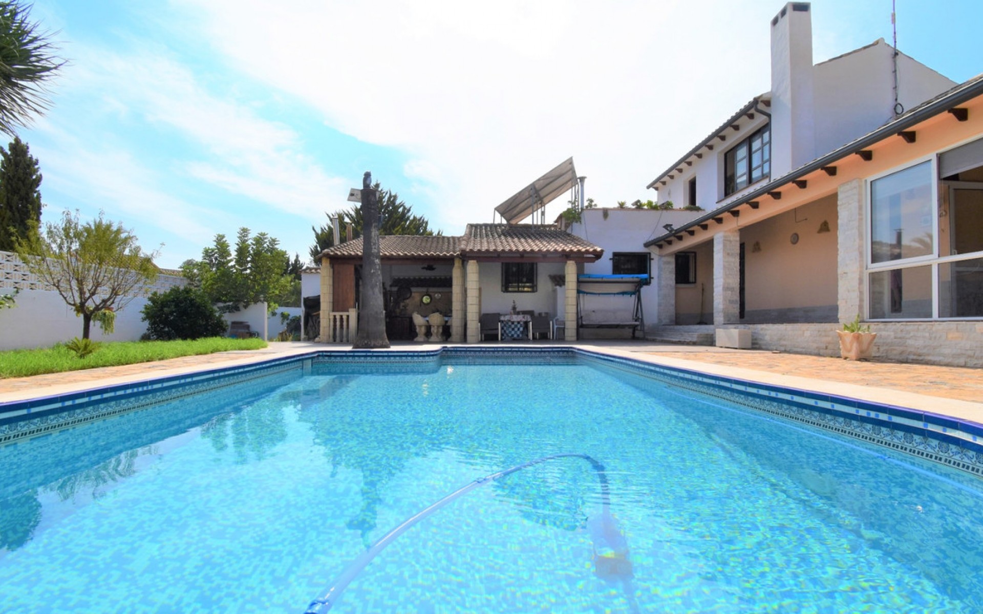 Resale - Villa - Villamartin