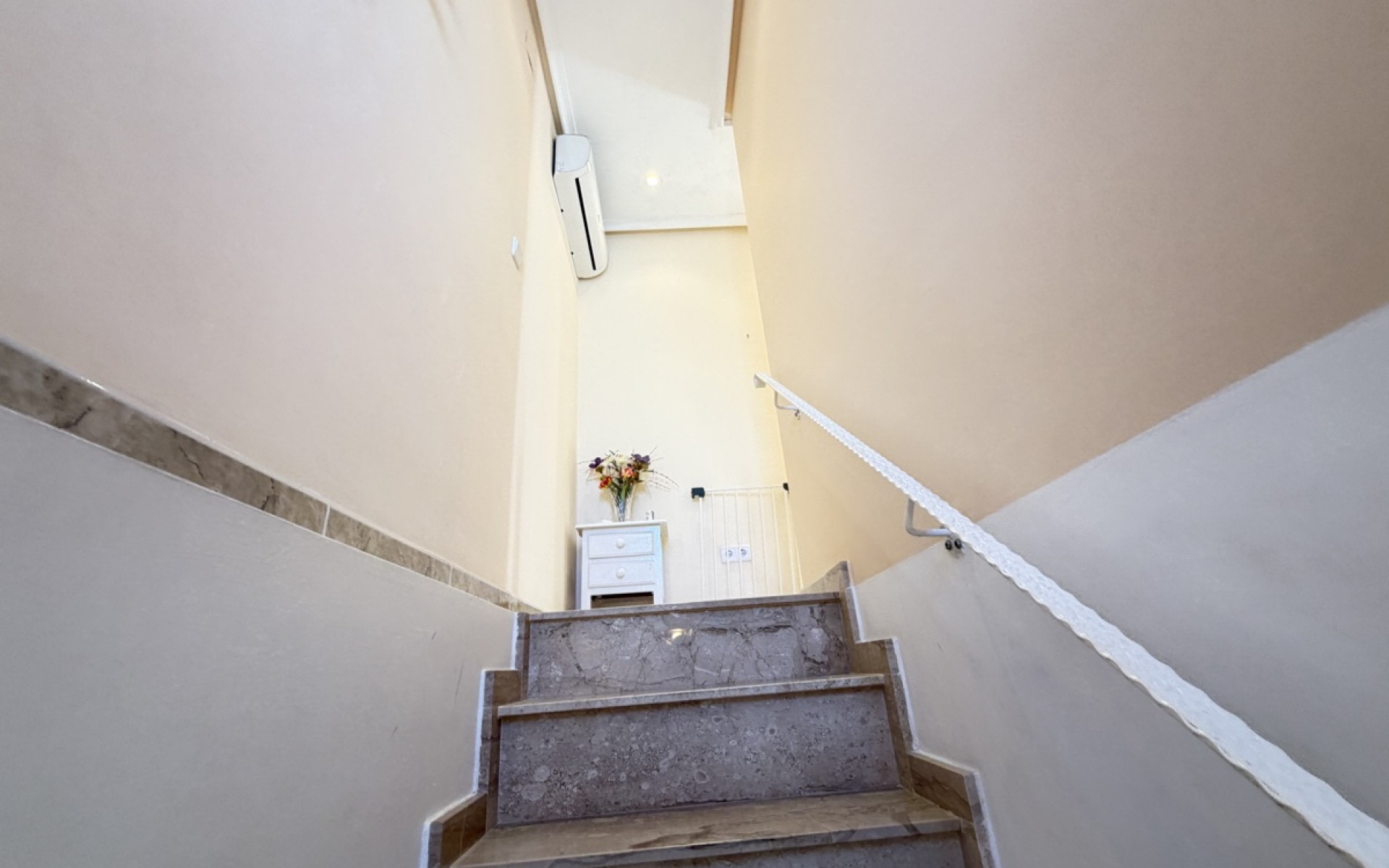 Resale - Villa - Villamartin