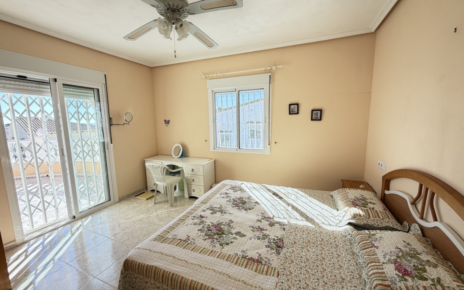 Resale - Villa - Villamartin