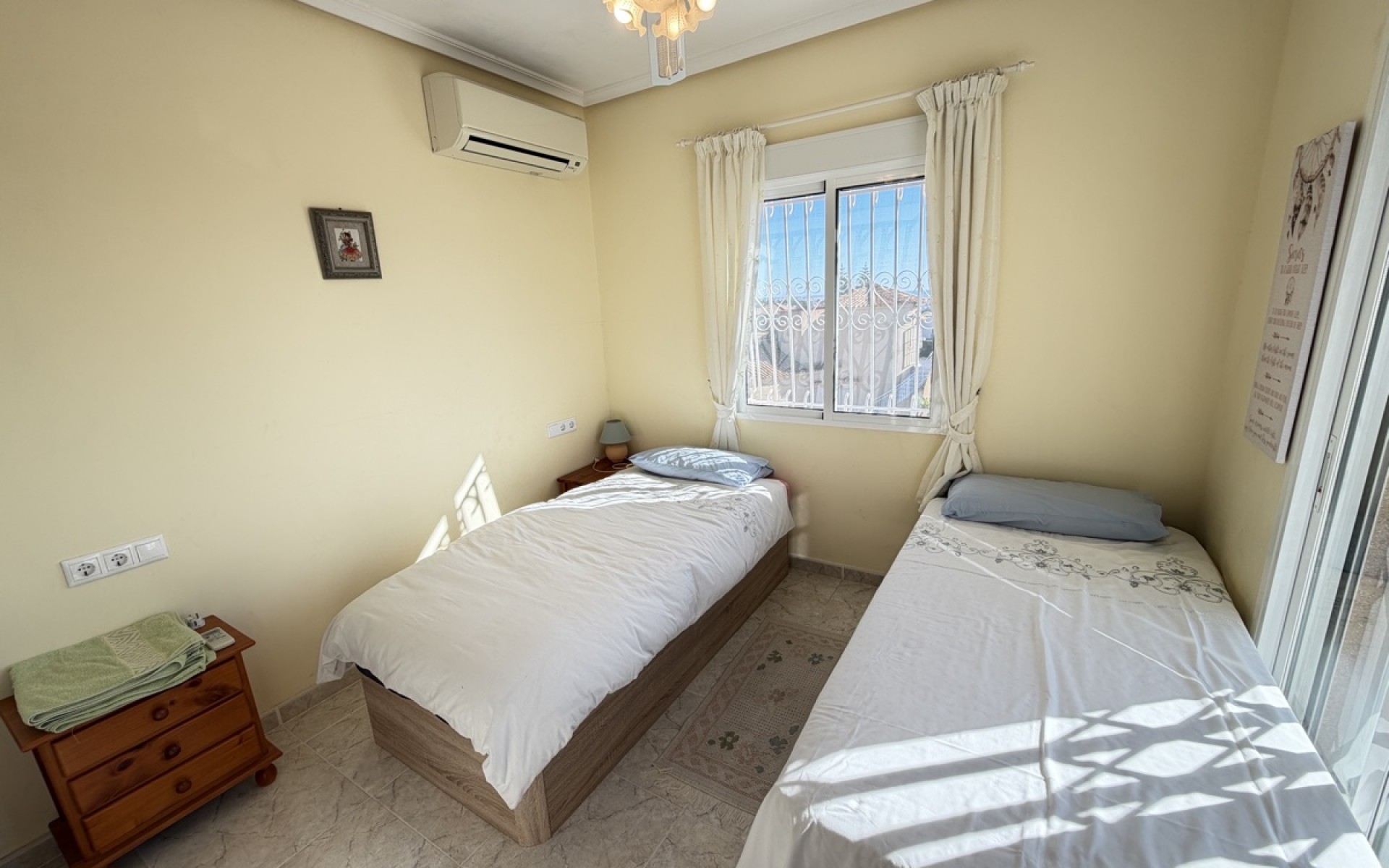 Resale - Villa - Villamartin