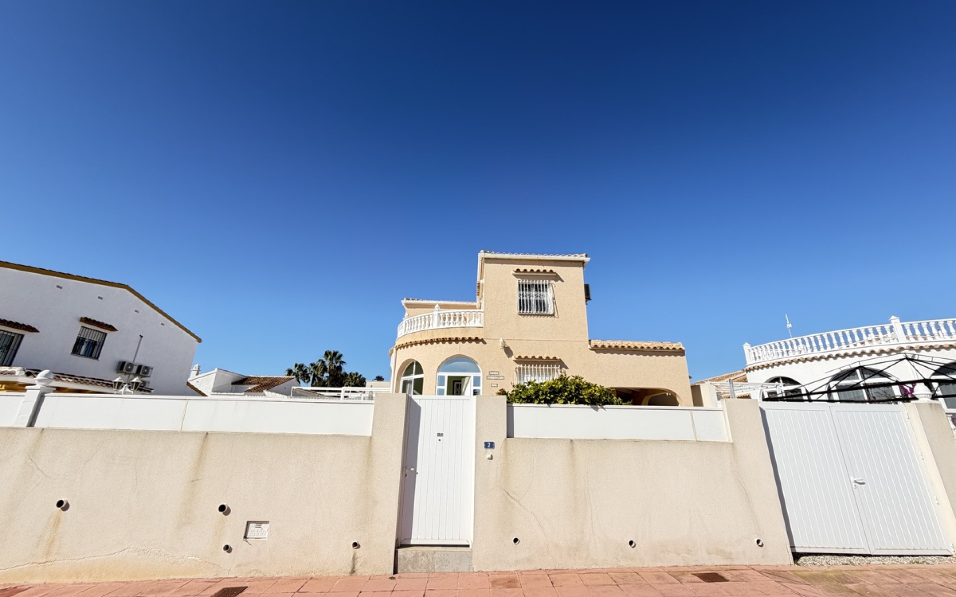 Resale - Villa - Villamartin