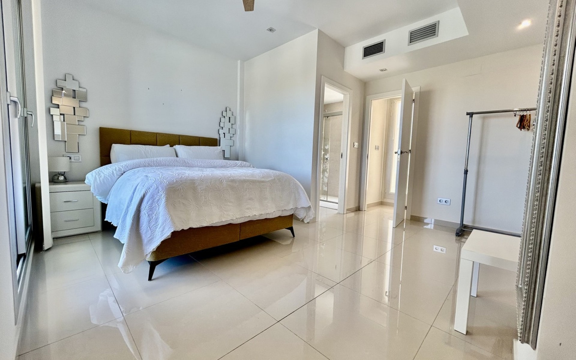 Resale - Villa - Villamartin