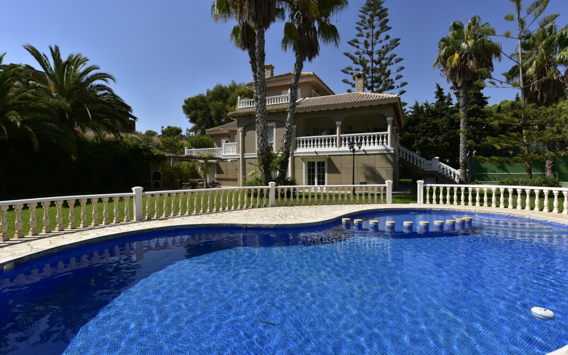 Resale - Villa - Villamartin