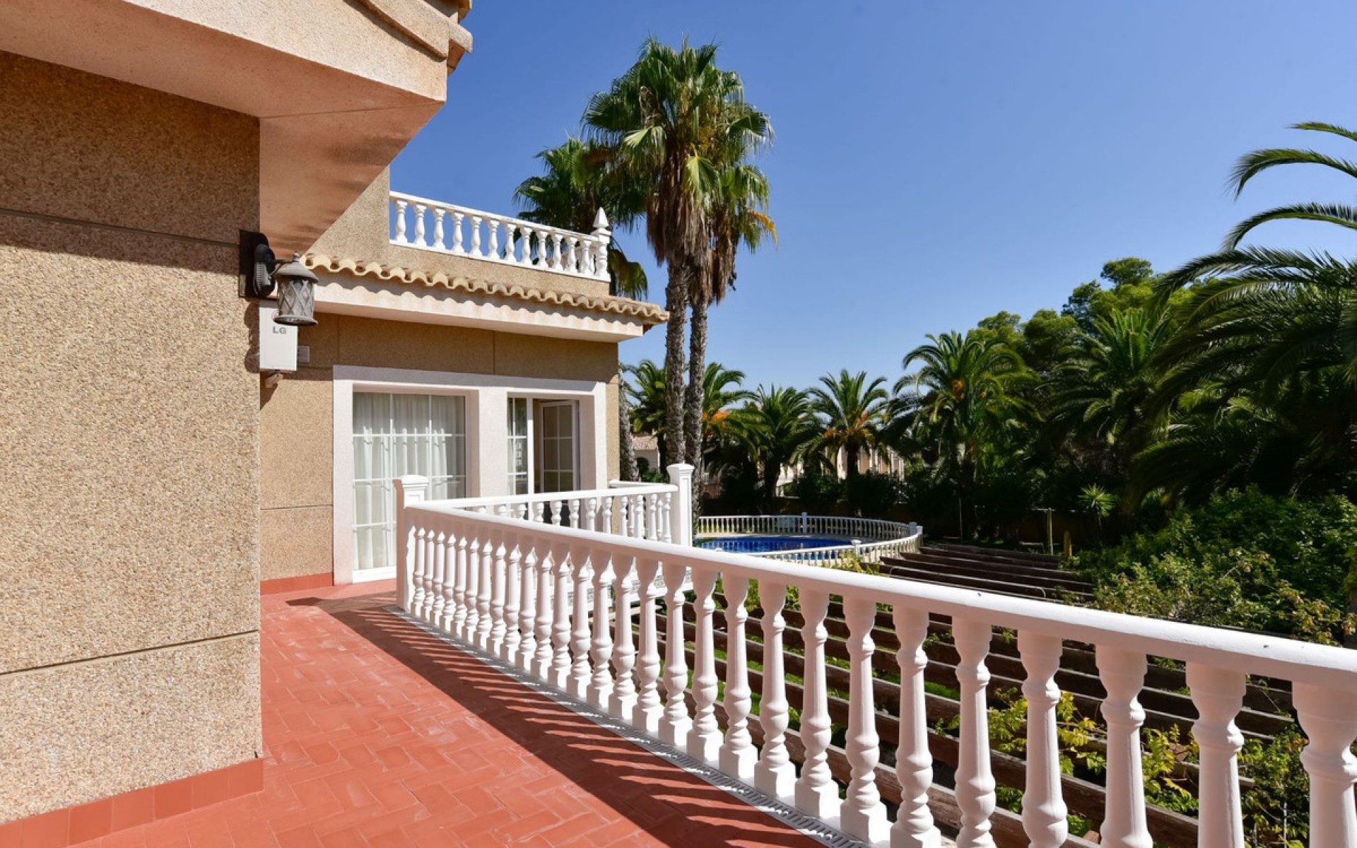 Resale - Villa - Villamartin