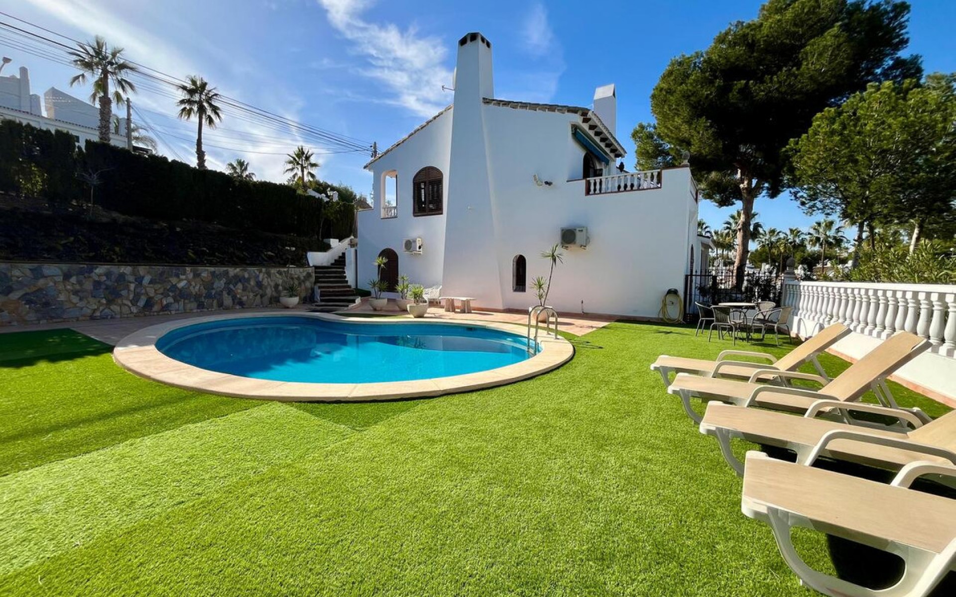 Resale - Villa - Villamartin