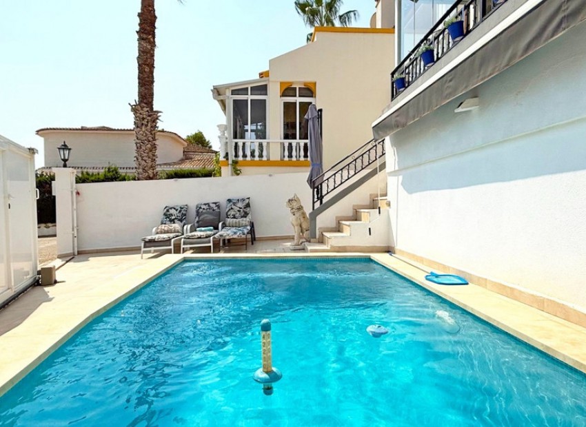 Resale - Villa - Villamartin
