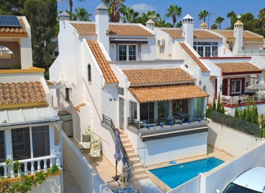 Resale - Villa - Villamartin