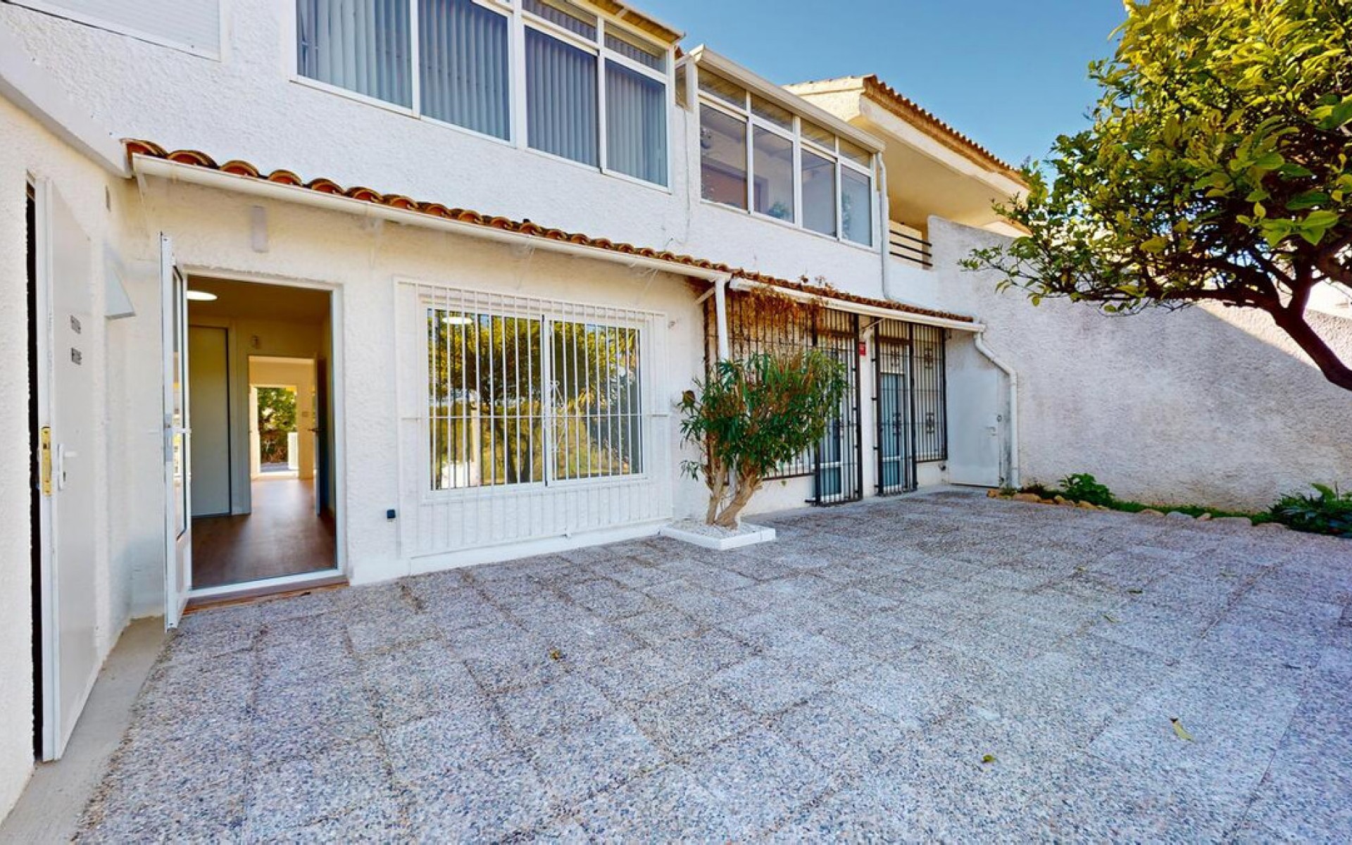 Resale - Villa - Villamartin