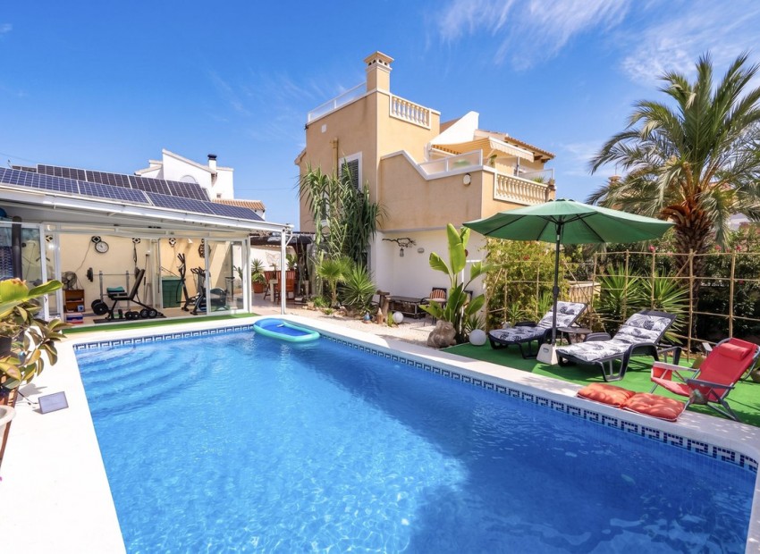 Resale - Villa - Villamartin