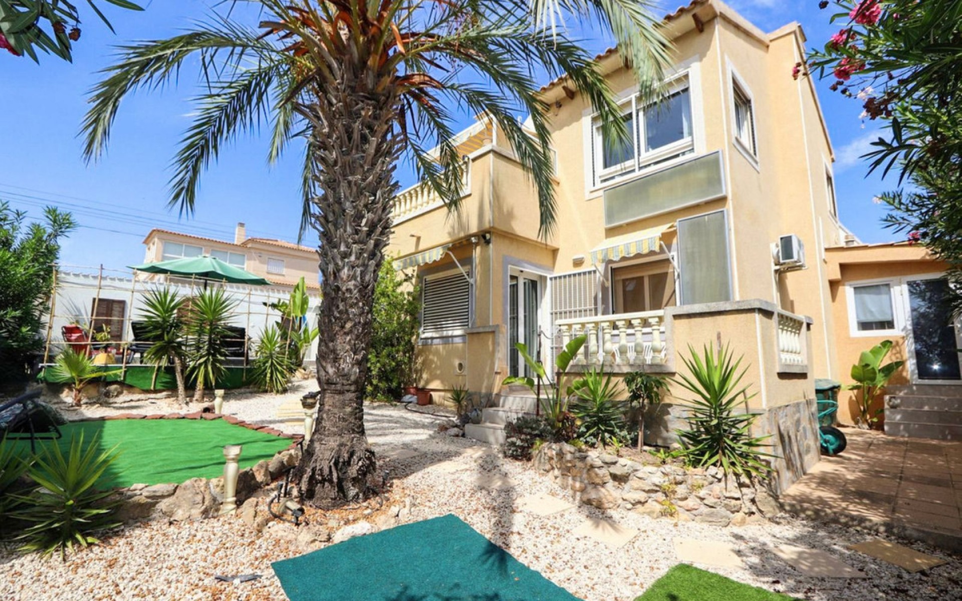 Resale - Villa - Villamartin