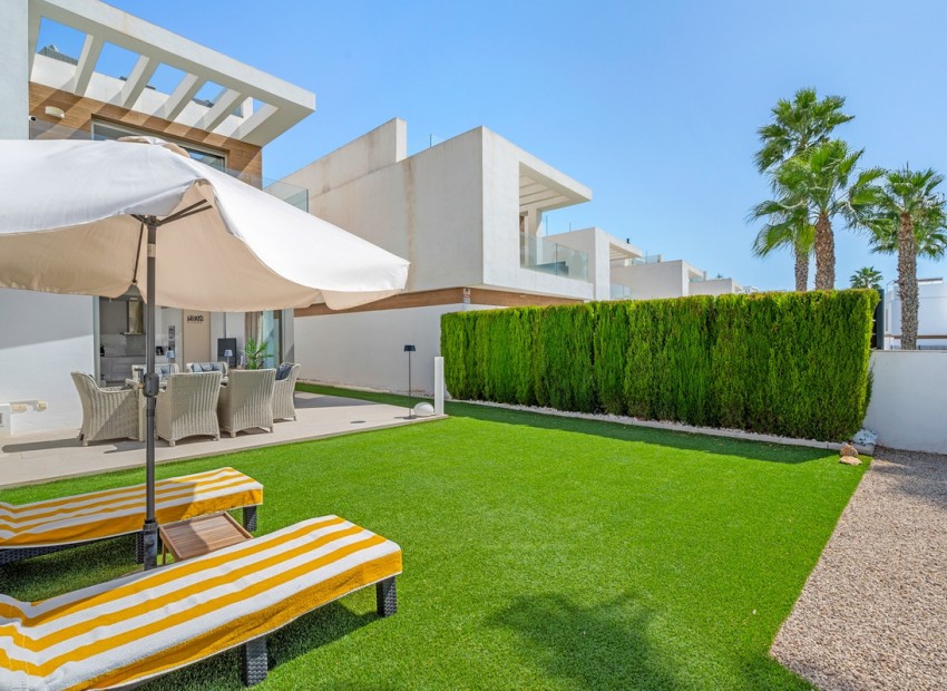 Resale - Villa - Villamartin