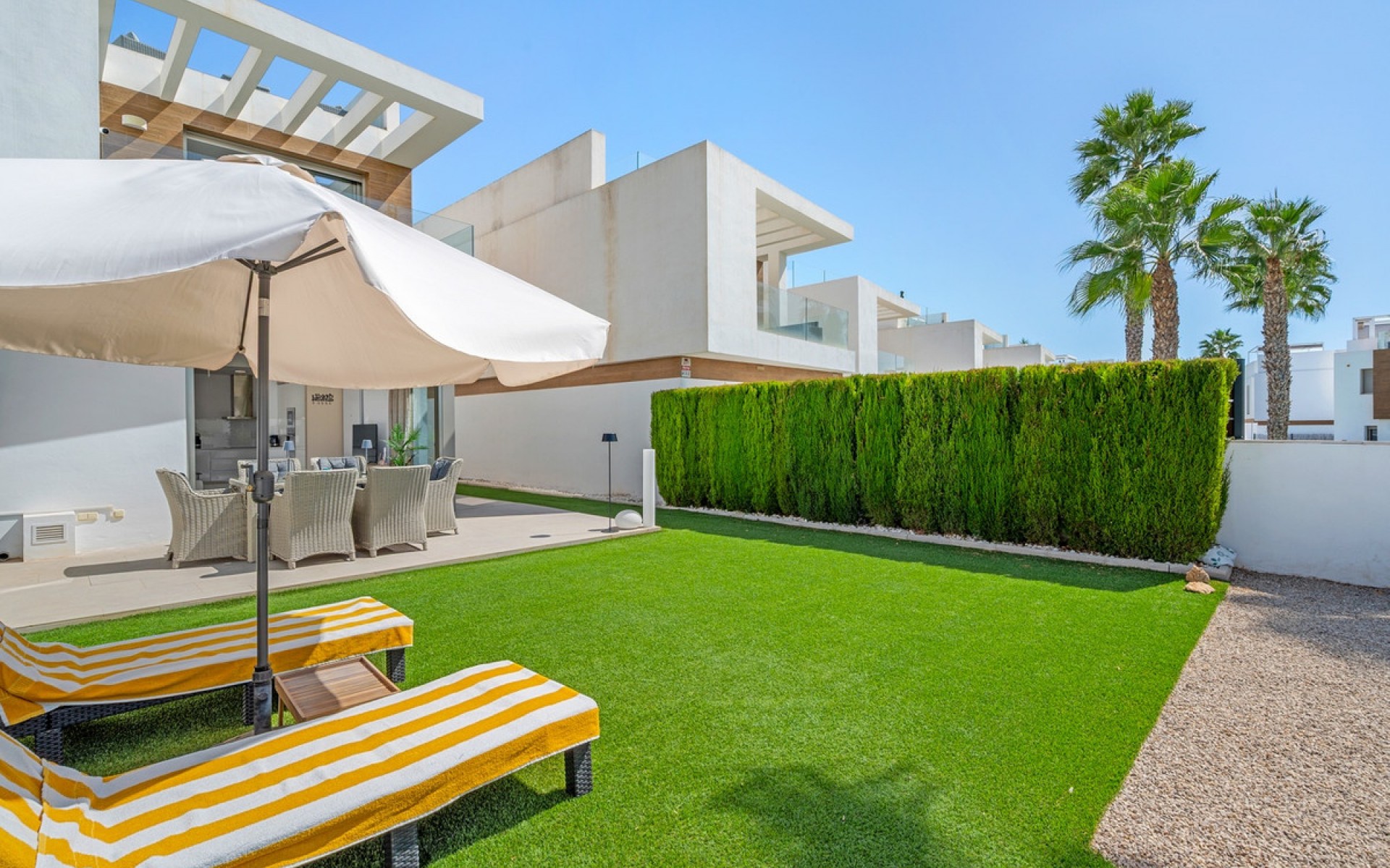 Resale - Villa - Villamartin