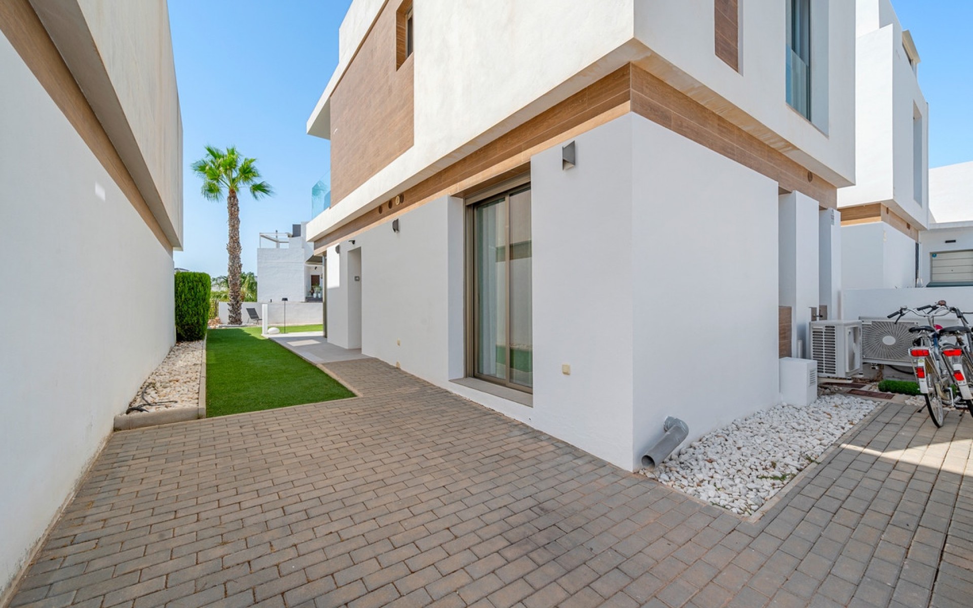 Resale - Villa - Villamartin