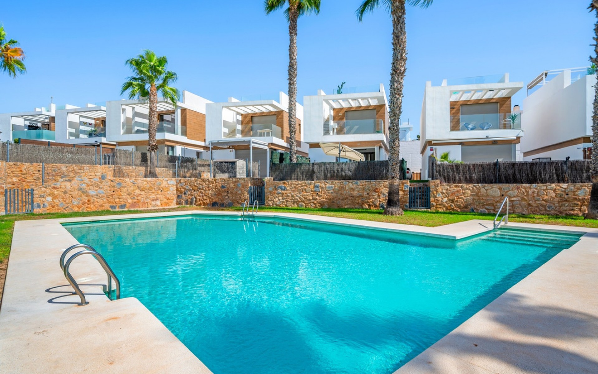Resale - Villa - Villamartin