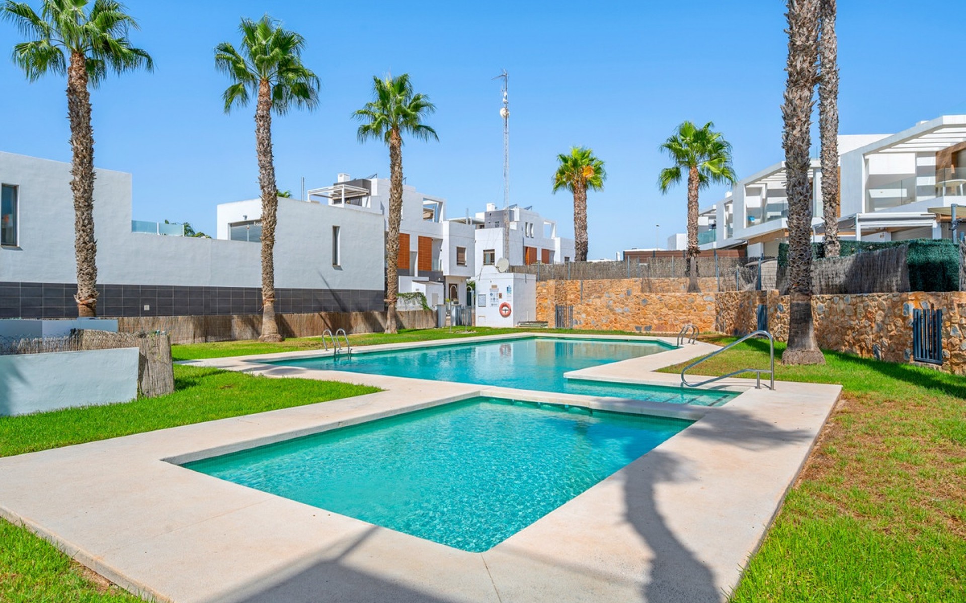 Resale - Villa - Villamartin