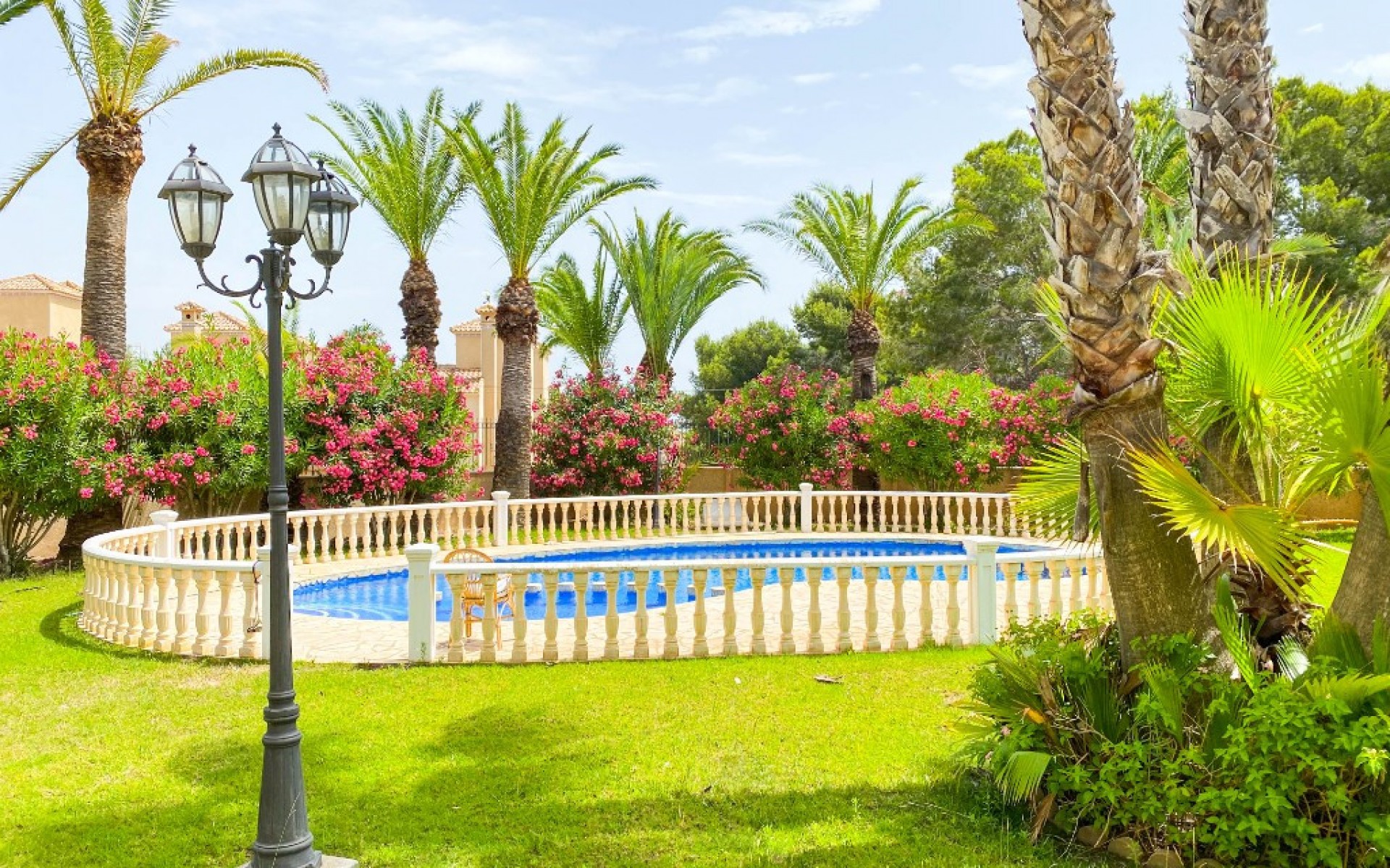 Resale - Villa - Villamartin