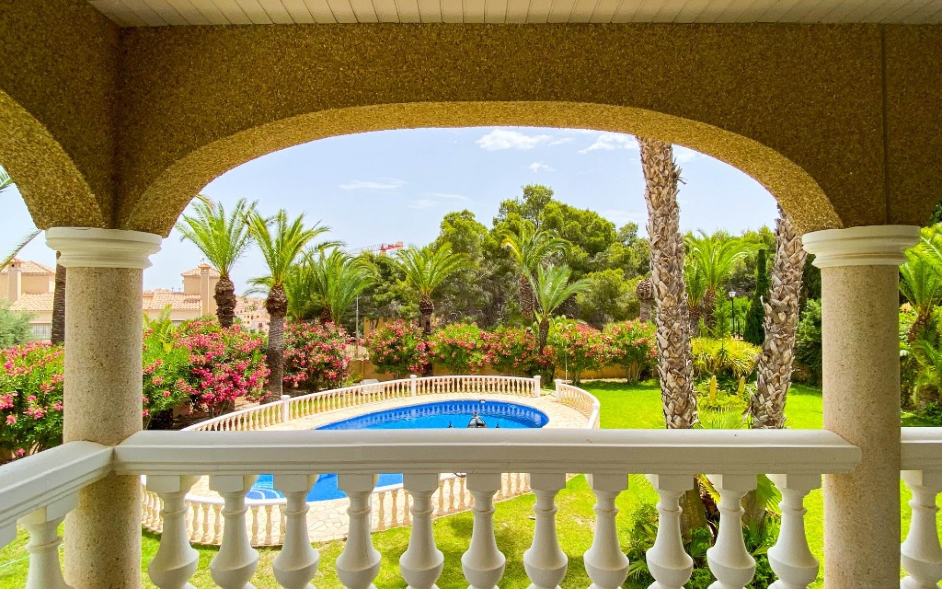 Resale - Villa - Villamartin