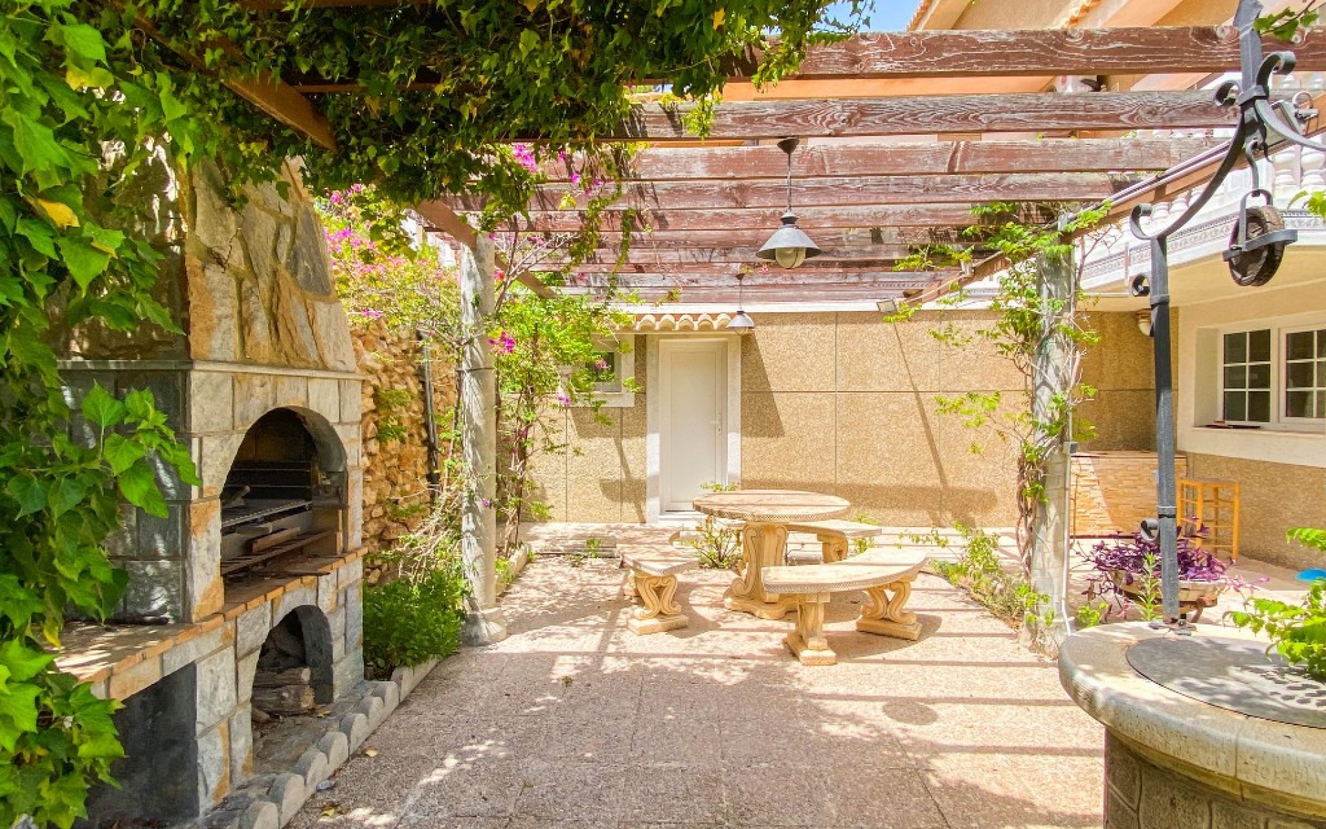 Resale - Villa - Villamartin