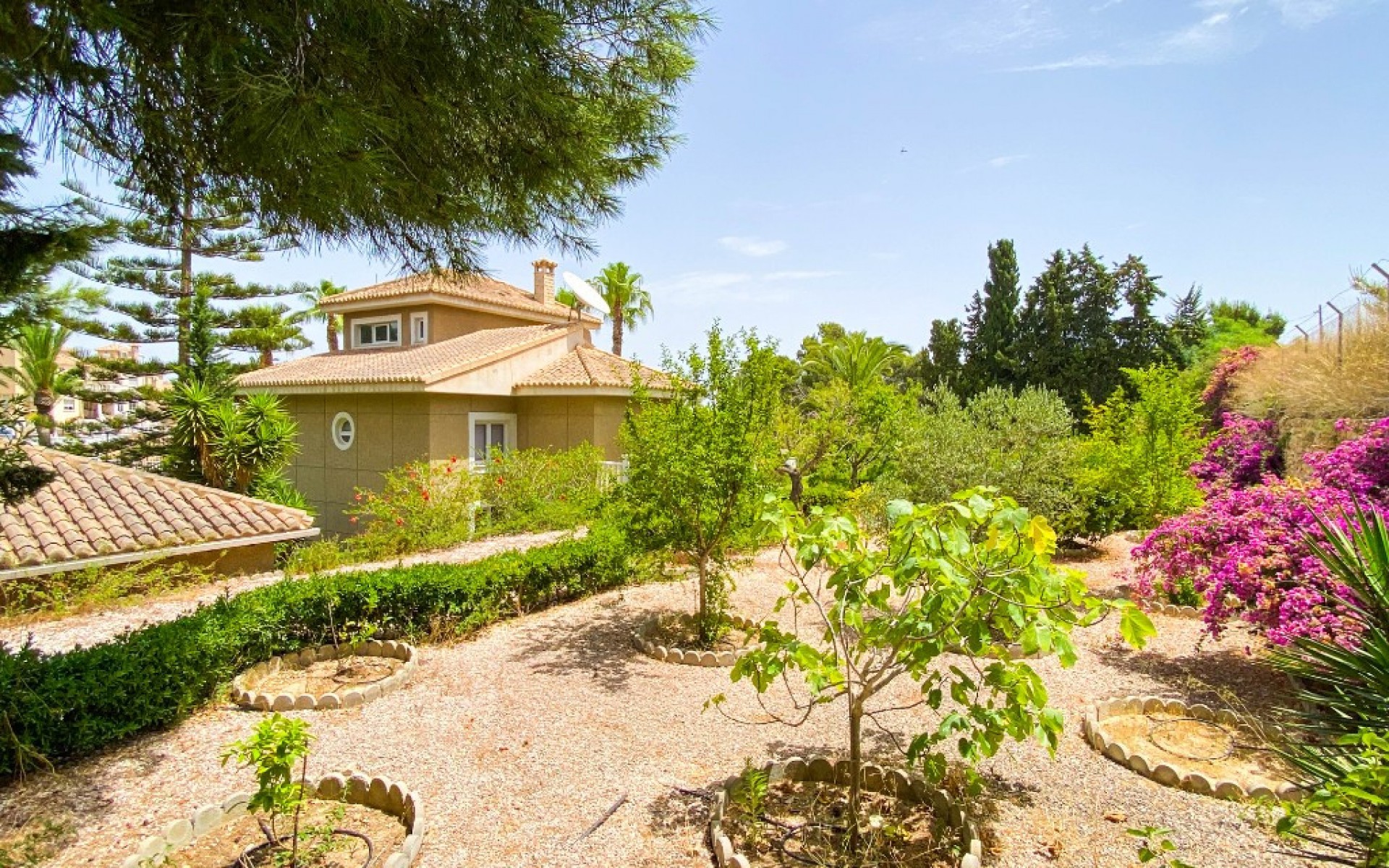 Resale - Villa - Villamartin