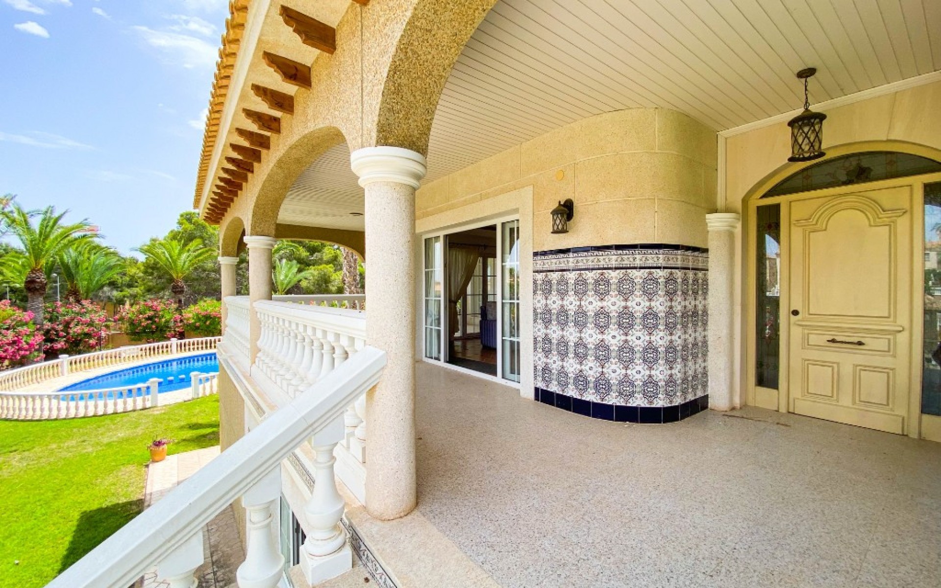 Resale - Villa - Villamartin